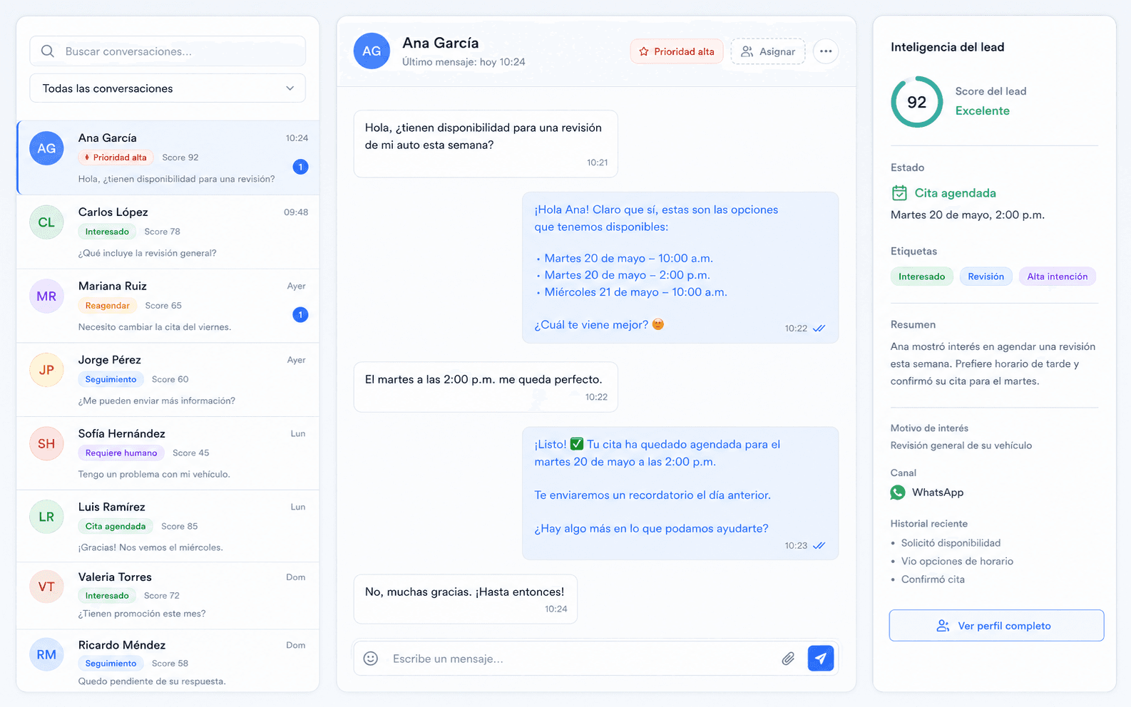 Bandeja de conversaciones de Kovia con chat de WhatsApp, prioridad del lead y cita agendada